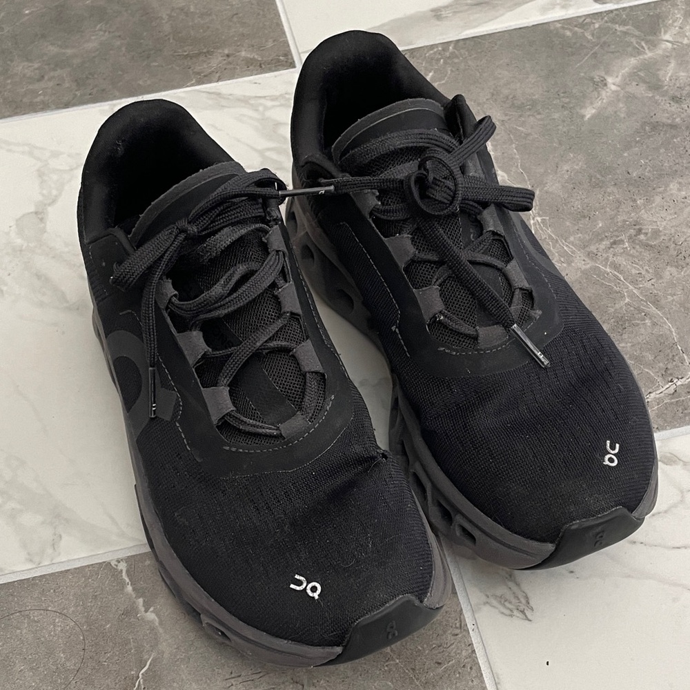 On Running Men’s Cloudnova Sneakers in Black and Gray - Picture 9 of 11